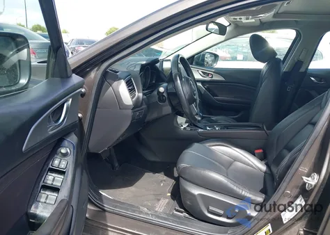 2018 Mazda Mazda3 Touring z USA, uszkodzony, nr VIN 3MZBN1L31JM182390